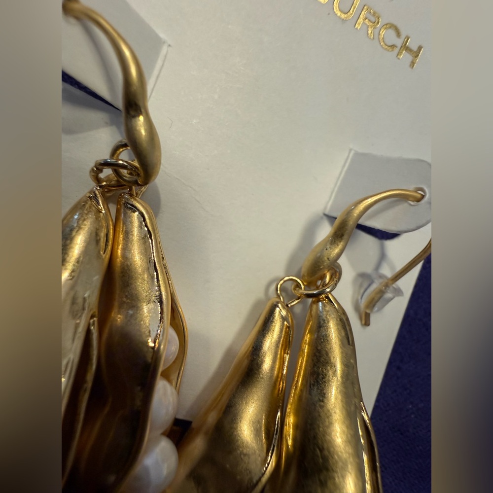 TB Tory Burch Pearl Peapod Golden drop bold statement earrings. - Picture 4 of 5
